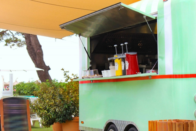 フリーマーケット。キッチンカー、イベント。